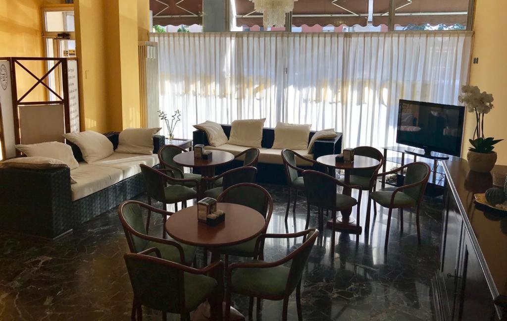 Hotel Select SantʼIlario dʼEnza Kültér fotó