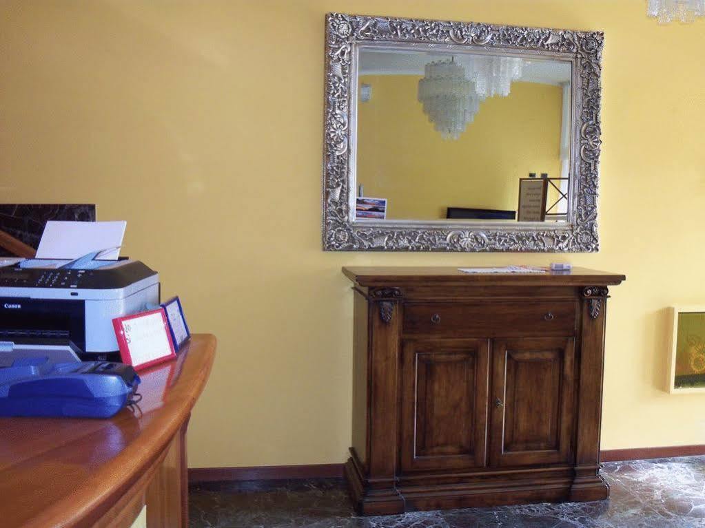 Hotel Select SantʼIlario dʼEnza Kültér fotó