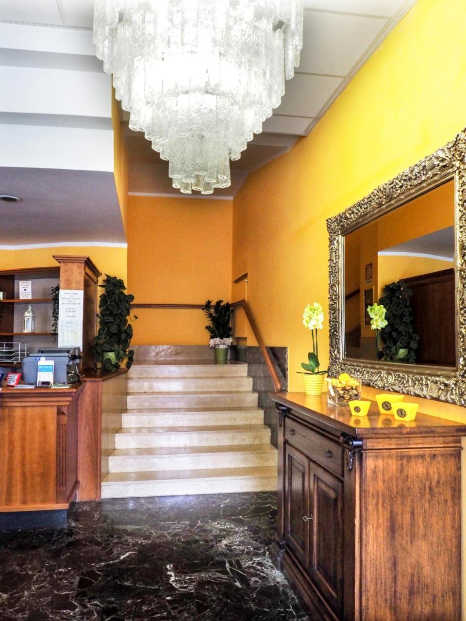 Hotel Select SantʼIlario dʼEnza Kültér fotó
