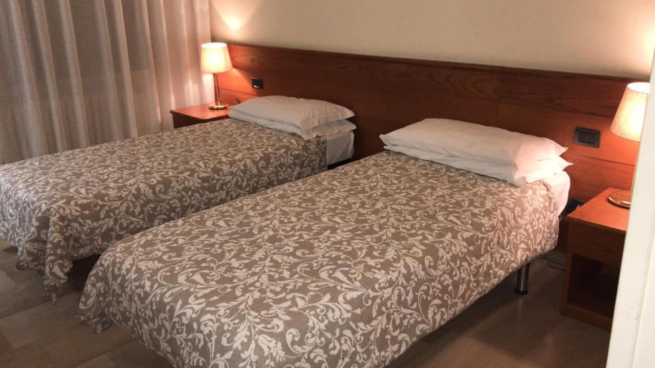 Hotel Select SantʼIlario dʼEnza Kültér fotó