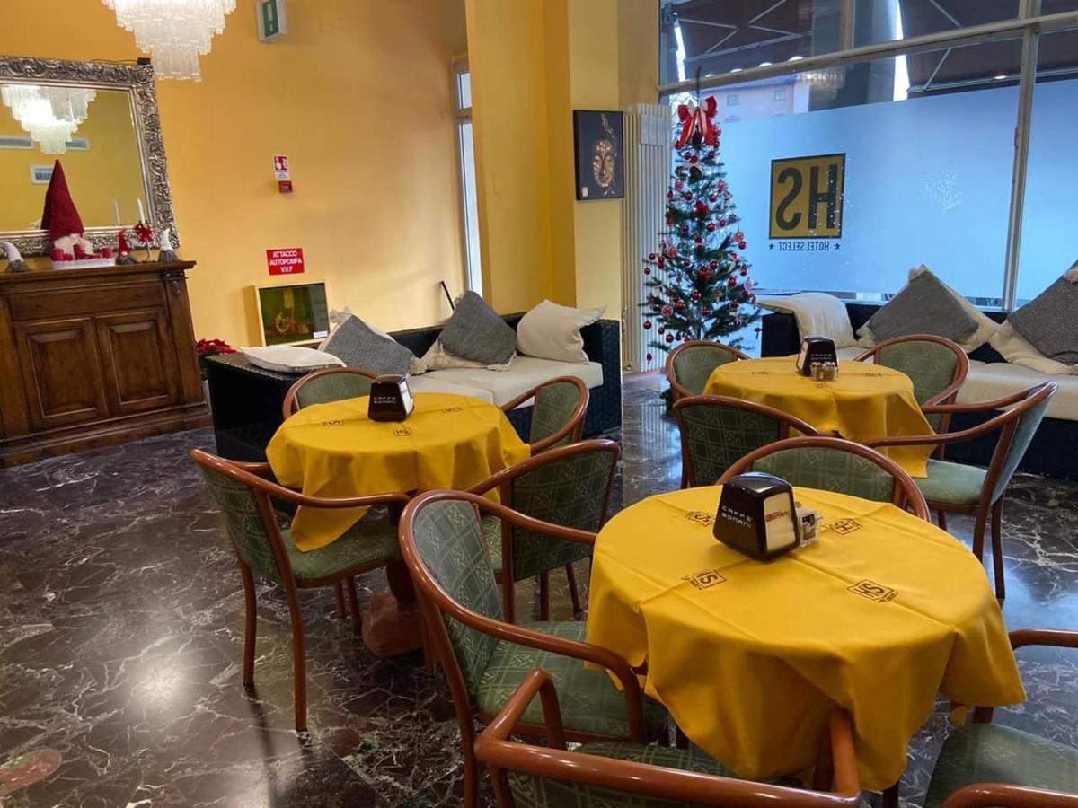Hotel Select SantʼIlario dʼEnza Kültér fotó